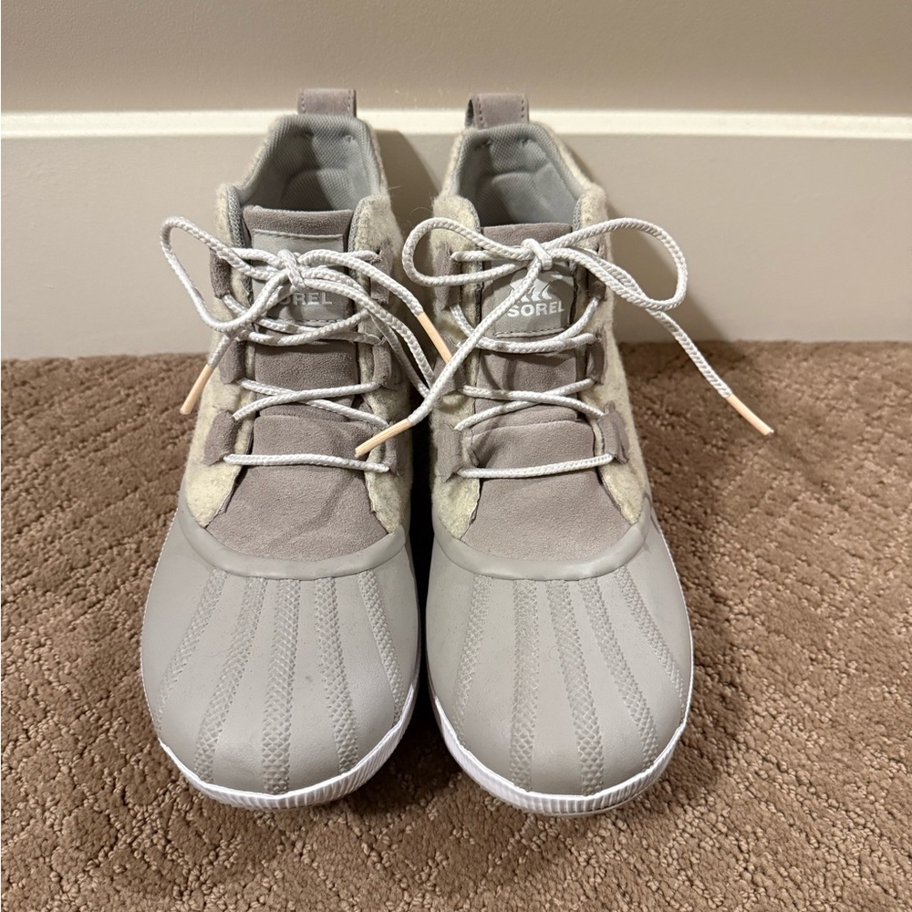 Sorel Light Gray Lace-Up Sneakers